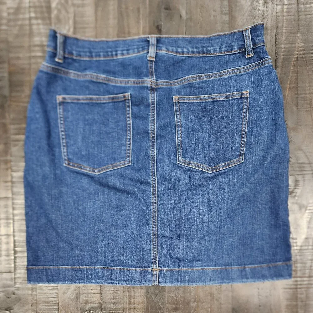 NEW W/OUT TAGS-GLORIA VANDERBILT DENIM SKIRT-ALL-AROUND SLIMMING EFFECT-SIZE 12 - Picture 2 of 4